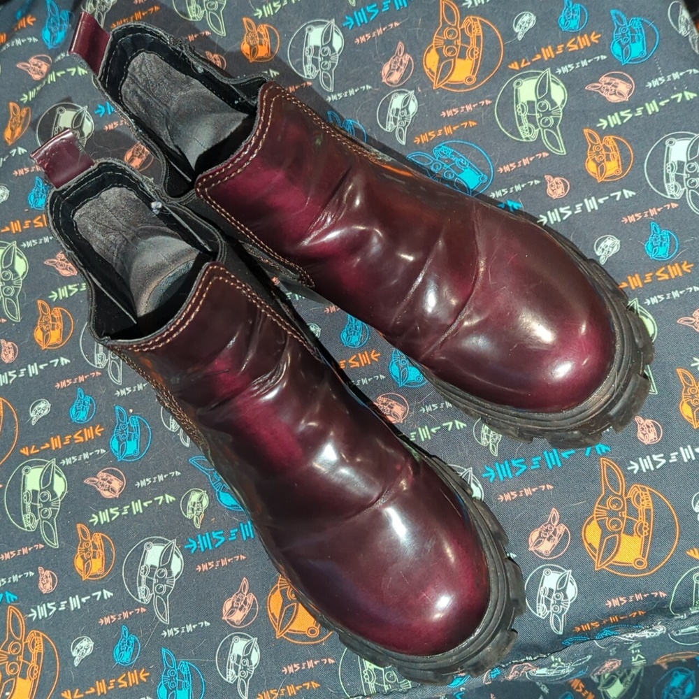 Sam Edelman Circus lug sole Chelsea boots